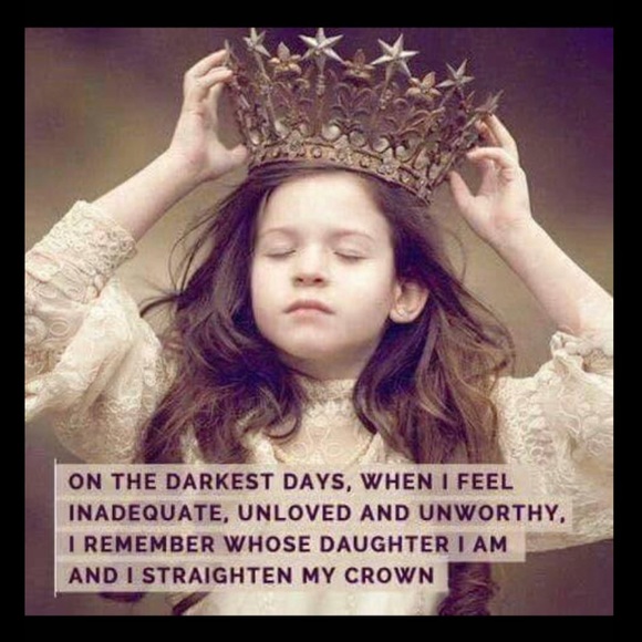 Welcome to Rebecca’s Closet!  💐 - Picture 7 of 7